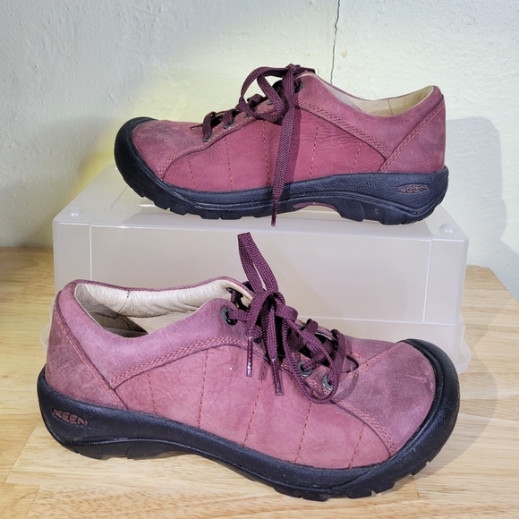 Womans Keen Low Top Hiking Shoes Red Size 6.5 - Picture 2 of 7